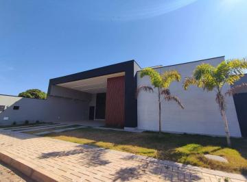Casa · 343m² · 4 Quartos · 3 Vagas · Viva o Exclusivo: Residência Recém-Construída no Condomínio RK
