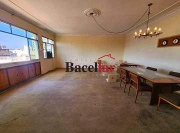 Apartamento · 250m² · 5 Quartos · 1 Vaga · Cobertura com 250 metros em local aprazível com direito a laje!!!