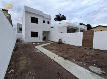 Foto 01 · CASA DUPLEX COM 4 QUARTOS SENDO 3 SUÍTE A VENDA NO BAIRRO EXTENSÃO DO BOSQUE EM RIO DAS OSTRAS RJ