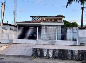 Casa de 5 quartos, Natal · Seu novo lar espera por você! Casa à venda em localização privilegiada.