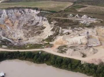 Foto 01 · FAZENDA COM PORTO DE AREIA A VENDA NA REGIÃO DE ITAPETININGA-SP ?? Localizada no Município de Camp