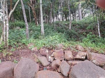 7e2a4f9af518c043516b83c552d425a3f9dfc515 · Terreno frente mar com 3643m² à venda em Sambaqui - Florianópolis.