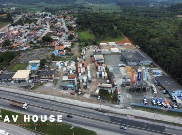 1292490_iZ5poEbp2_129249066b3c145724d4.jpg · Área com 34.000m², próxima ao centro de Piçarras