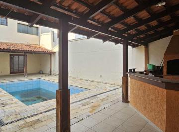Casa · 450m² · 3 Quartos · 5 Vagas · Casa à venda na Vila Oliveira. Excelente localização.