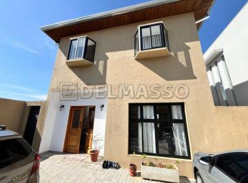 Casa de 3 quartos, Ibiúna · Casa com fino acabamento no centro de Ibiúna - SP!