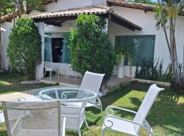Casa de 3 quartos, Lauro de Freitas · Casa 3/4  em Condomínio.Arborizada.156m2.Excelente! Localização Estratégica.