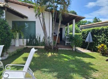 Casa de 3 quartos, Lauro de Freitas · Casa 3/4 em Condomínio.Arborizada.156m2.Excelente! Localização Estratégica.