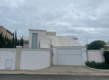 Casa · 327m² · 4 Quartos · 4 Vagas · Casa de alto padrão a venda em Barra Velha, 4 suítes e piscina aquecida