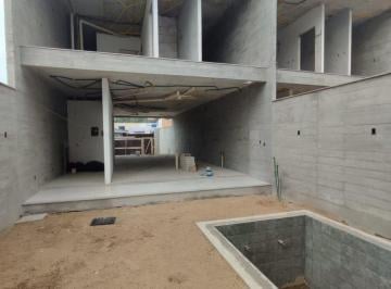 Casa · 250m² · 3 Quartos · 2 Vagas · Sobrado de altíssimo padrão em Camboriú, Rio Pequeno