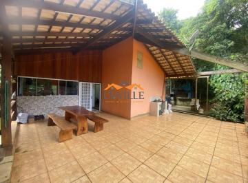 Casa · 150m² · 3 Quartos · 6 Vagas · Casa 03 quartos sendo um suíte