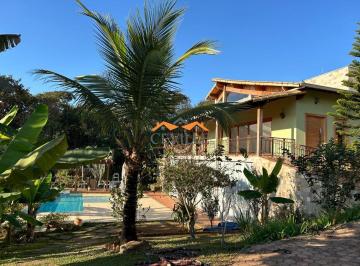 Casa · 483m² · 5 Quartos · 2 Vagas · Linda casa com 5 suítes em condomínio Casa Branca