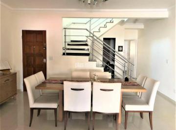 Casa · 228m² · 3 Quartos · 3 Vagas · Tranquilidade e segurança.!