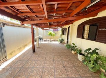 Casa · 220m² · 3 Quartos · 2 Vagas · Casa com amplo terreno de 420m² - Parque Amazônia