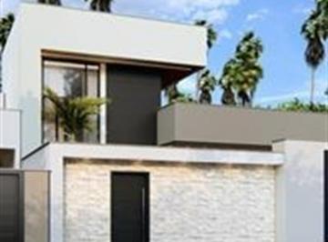 Casa · 209m² · 3 Quartos · 2 Vagas · Casa térrea altíssimo padrão com piscina e lazer completo