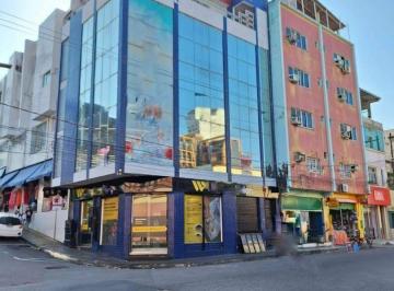04bd8563c8263d91eaad869a28d5f8b68215c011 · Prédio de 4 andares com 465 m² - venda por R$ 1.800.000 ou aluguel por R$ 10.000/mês - Centro - Mana
