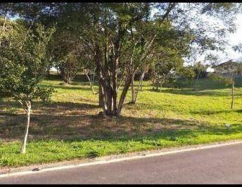 230ca48523066eea4483ecdf21b6e6d398fa285e · Terreno à venda no Condominio Recanto Santa Barbara em Jambeiro/SP com 1050 m²