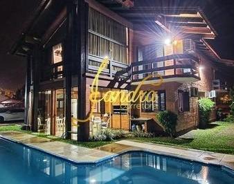Casa · 300m² · 5 Quartos · 2 Vagas · Sobrado no Centro de Xangri-la com 05 dormitórios com piscina