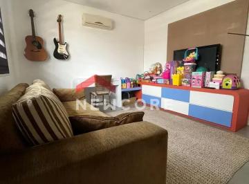 Casa · 243m² · 3 Quartos · 2 Vagas · Sobrado em  Rua Professor Andrônico Pereira - Centro - Camboriú/SC