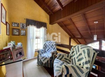 Casa · 220m² · CASA BEM LOCALIZADA