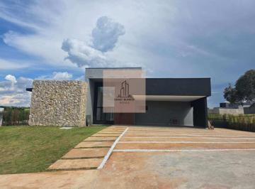 casa-de-condominio-a-venda-em-aracoiaba-da-serra-c-10201204438440d4769fdf98434e406ac5de.jpeg · Refúgio de Luxo e Privacidade: Casa Térrea Integrada à Natureza no Village Ipanema II, onde o Modern