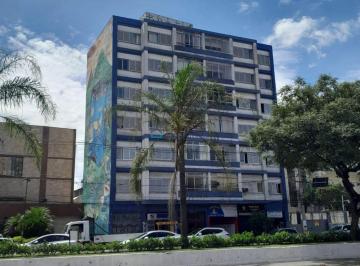Apartamento · 117m² · 3 Quartos · Apartamento 117 m² na Vila Marina, próximo ao metro, com 3 dormitórios.
