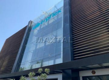 Comercial · 705m² · 18 Vagas · Prédio para alugar na Avenida Braz Leme, 6 salas de reunião, 18 vagas e 13 banheiros.