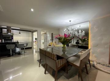 Casa · 450m² · 4 Quartos · 4 Vagas · Casa em condomínio no Horto Florestal, com 450m², 4 suítes e 4 vagas de garagem coberta.