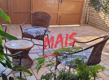 b4fbe2f31c457f3399263ec48f4d772c692d3a09 · Apartamento tipo sobrado, próximo à praia, 160m2 área útil