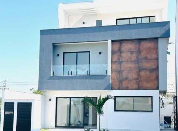 Casa · 200m² · 5 Quartos · 2 Vagas · Casa de condomínio em Vargem Pequena