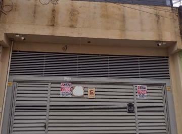 Foto 01 · Imperdível oportunidade de adquirir casa com 4 quartos e 2 vagas em Jardim São Carlos, São Paulo!