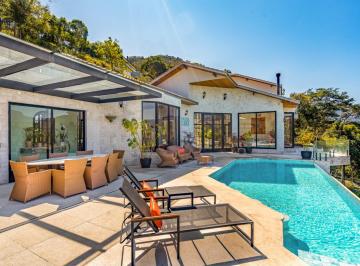 Casa · 669m² · 4 Quartos · 4 Vagas · Casa com 4 quartos em condomínio em Itaipava, Petrópolis