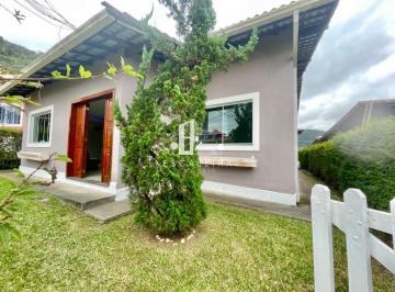 Foto 01 · Casa  de condomínio em Vargem Grande, Teresópolis-RJ: 4 quartos, 2 suítes, 4 banheiros, 6 vagas, 186