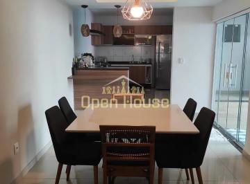 3B76A893-AA43-42F1-B1DE-C6008E3E88E4.jpg · Seu Refúgio de Sonhos: Casa Charmosa de 2 Quartos, Cozinha Espaçosa e Ambientes Acolhedores na Local