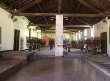 Comercial · 886m² · 80 Vagas · Galpão à venda no bairro Santa Candida em Vinhedo. SP.