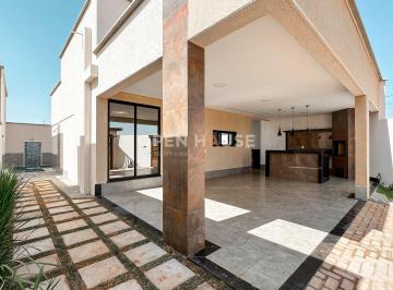 Casa · 141m² · 3 Quartos · 2 Vagas · Da Suíte para Piscina