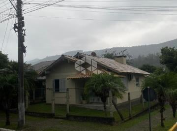 WhatsApp Image 2024-08-19 at 16.57 · Casa de esquina em igrejinha