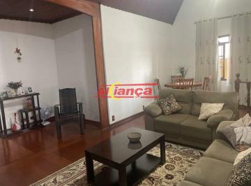 Casa · 231m² · 6 Quartos · 3 Vagas · CASA PRÓXIMA AO CENTRO DE GUARULHOS COM 06 DORMITÓRIOS