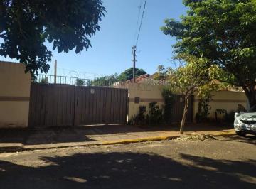 Casa · 90m² · 3 Quartos · 3 Vagas · Imperdível, terreno de 1020mts2 no centro de Campo Grande!