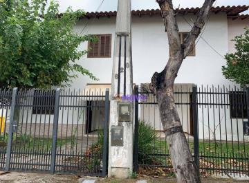 d39b2ec713900aaad8700480bc1a6cc402723d89 · Casa duplex com 3 quartos sendo 1 suíte e 4 vagas a venda em Camboinhas - Niterói
