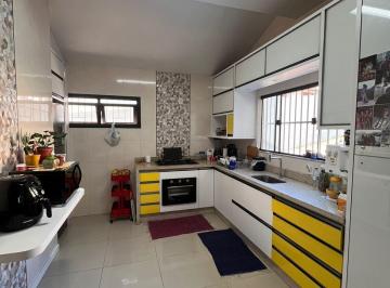 Casa · 161m² · 4 Quartos · 6 Vagas · Ampla casa 4 quartos c/suíte, móveis planejados e piscina no Saco dos Limões - Florianópolis