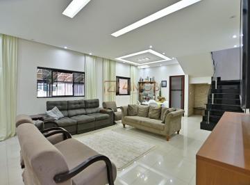 Casa de 4 quartos, Taguatinga ·  Casa Sobrado à Venda na QNJ - Taguatinga Norte - ACEITA PERMUTA. 
