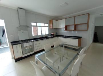 Casa · 250m² · 3 Quartos · 4 Vagas · Linda casa de 250m² para venda em Barueri com 3 dormitórios sendo 1 suíte