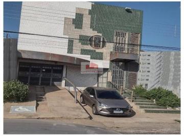 c365b2199c2e926142e4b5b0da38306b.jpg · Casa duplex (600m2 de área construida), própria para clínica, pensão
