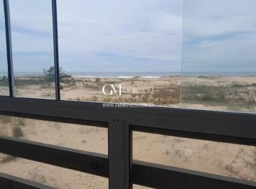 Casa · 237m² · 6 Quartos · 4 Vagas · Casa pé na areia, frente mar, com 6 dormitórios no Passo de Torres/SC