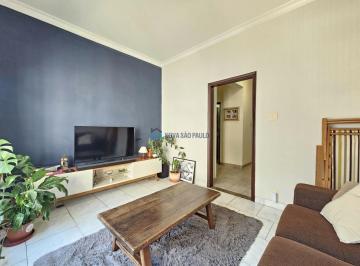 Casa · 220m² · 4 Quartos · 6 Vagas · Sobrado à venda com 4 dormitórios, sendo 2 suítes na Vila Olimpia