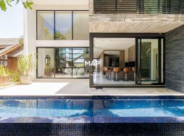 Casa de 3 quartos, Curitiba ·  CASA COM 3 SUITES 4 VAGAS COM PISCINA EM CONDOMÍNIO
