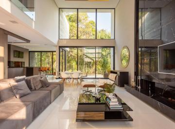 Casa · 539m² · 4 Quartos · 4 Vagas · Casa à venda em condomínio em Santa Felicidade   A