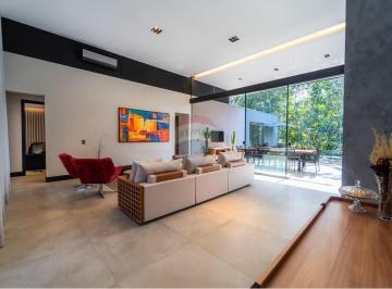 Casa · 285m² · 4 Quartos · 2 Vagas · Casa semi-mobiliada 4 suítes no Condominio Santa Mônica