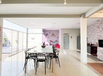 Casa · 330m² · 4 Quartos · 3 Vagas · SOBRADO SEMI MOBILIADO NA QUADRA 307 SUL(ARSO 33) COM 330M², 4 SUÍTES E ÁREA DE LAZER COMPLETA.