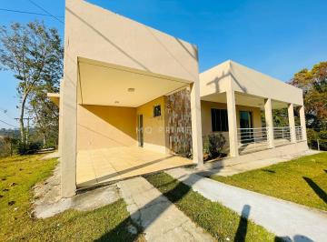 Casa · 200m² · 3 Quartos · 2 Vagas · Casa de esquina no Condomínio Solar das Palmeiras